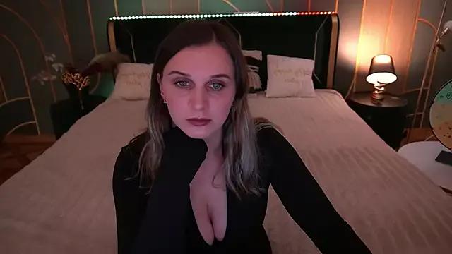 SofiSoft from StripChat is Freechat
