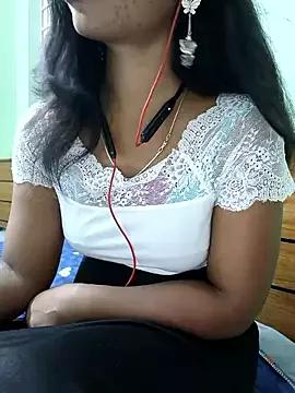 Soloqueentamil from StripChat is Freechat