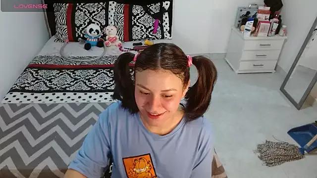 Customizable and immersive: Energize your taste buds and checkout our delicious choice of amateur cams liveshows with excited livestreamers getting their sweet physiques pounded with their beloved vibrating toys.