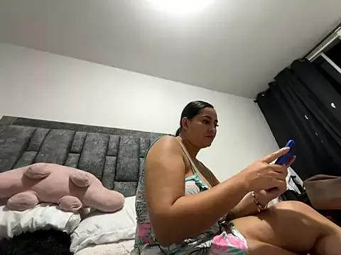 Customizable and immersive: Energize your taste buds and checkout our delicious choice of amateur cams liveshows with excited livestreamers getting their sweet physiques pounded with their beloved vibrating toys.