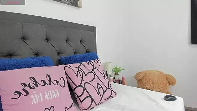 Customizable and immersive: Energize your taste buds and checkout our delicious choice of amateur cams liveshows with excited livestreamers getting their sweet physiques pounded with their beloved vibrating toys.