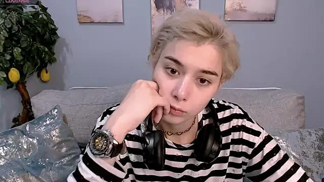 SophieAsh from StripChat is Freechat