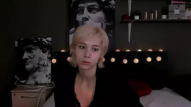SophieAsh from StripChat is Freechat
