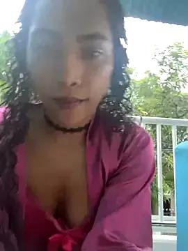 SophieD from StripChat is Freechat