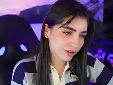 Soymartinaa from StripChat is Freechat