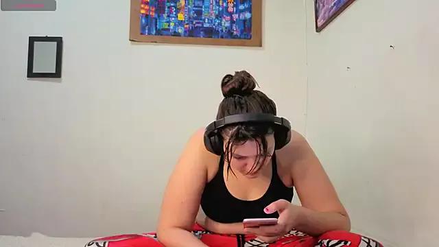 Customizable and immersive: Energize your taste buds and checkout our delicious choice of amateur cams liveshows with excited livestreamers getting their sweet physiques pounded with their beloved vibrating toys.