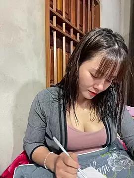 Customizable and immersive: Energize your taste buds and checkout our delicious choice of amateur cams liveshows with excited livestreamers getting their sweet physiques pounded with their beloved vibrating toys.