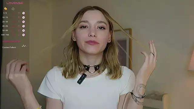 StarryMary from StripChat is Freechat