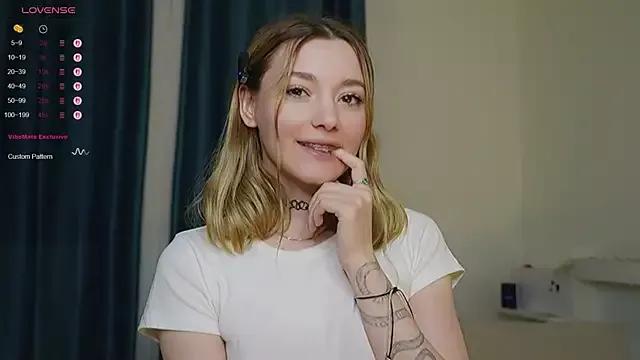 StarryMary from StripChat is Freechat