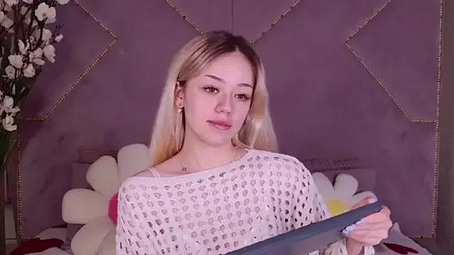 STELLA_RICH from StripChat is Freechat