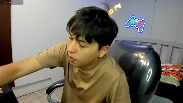 Customizable and immersive: Energize your taste buds and checkout our delicious choice of amateur cams liveshows with excited livestreamers getting their sweet physiques pounded with their beloved vibrating toys.