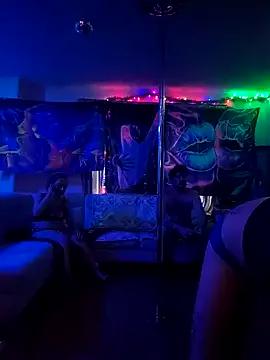 Customizable and immersive: Energize your taste buds and checkout our delicious choice of amateur cams liveshows with excited livestreamers getting their sweet physiques pounded with their beloved vibrating toys.