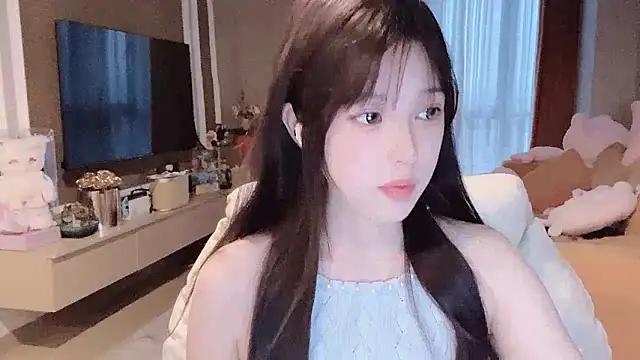 strawberryUU from StripChat is Freechat