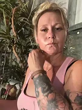 SummerBlueMoon from StripChat is Freechat