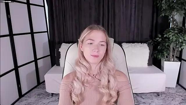 Susan_Mimi from StripChat is Freechat