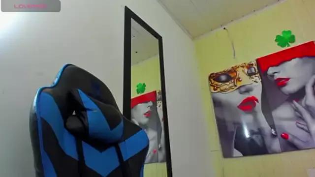 susan_mooree from StripChat is Freechat
