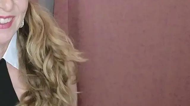 SusannaGlam_John from StripChat is Freechat