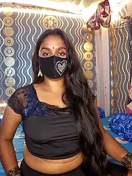 Sweet-Maddlina from StripChat is Freechat