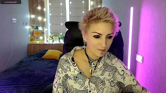 Sweet-n-Strong from StripChat is Freechat