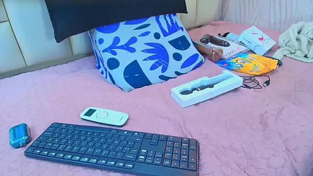 Customizable and immersive: Energize your taste buds and checkout our delicious choice of amateur cams liveshows with excited livestreamers getting their sweet physiques pounded with their beloved vibrating toys.
