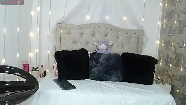 Customizable and immersive: Energize your taste buds and checkout our delicious choice of amateur cams liveshows with excited livestreamers getting their sweet physiques pounded with their beloved vibrating toys.