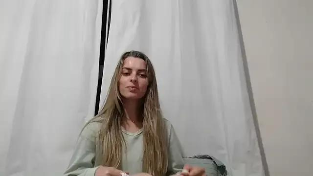 SweetGraciosa from StripChat is Freechat