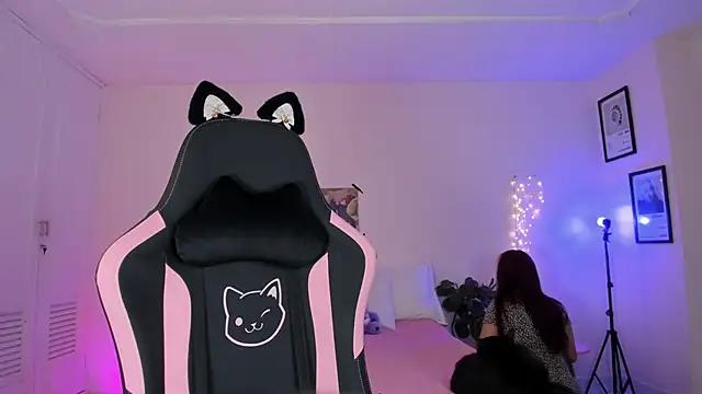 Customizable and immersive: Energize your taste buds and checkout our delicious choice of amateur cams liveshows with excited livestreamers getting their sweet physiques pounded with their beloved vibrating toys.