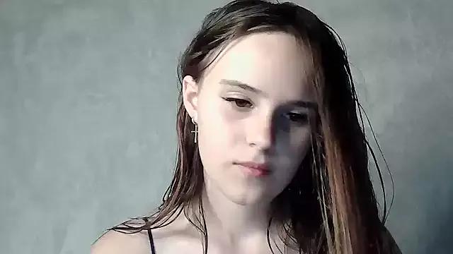 SweetLoraa from StripChat is Freechat