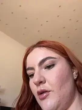 sweetluciee from StripChat is Freechat