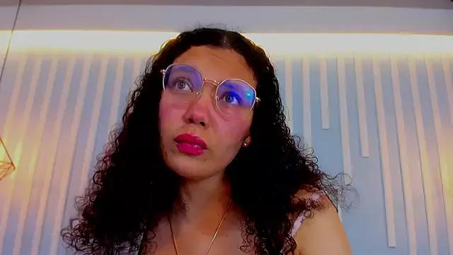 SweetStarr_ from StripChat is Freechat