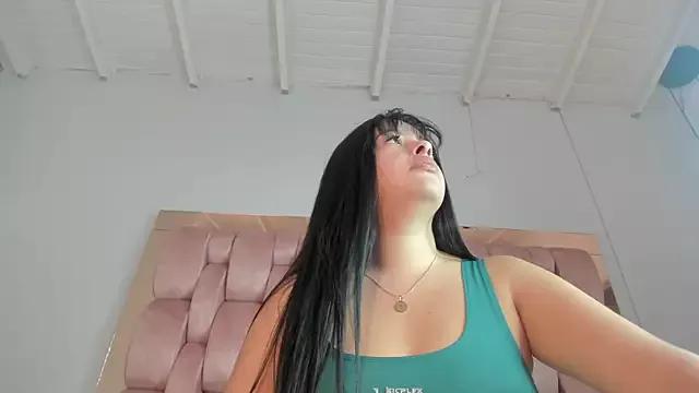 swt-booty from StripChat is Freechat