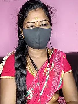tamilammukuttyy from StripChat is Freechat