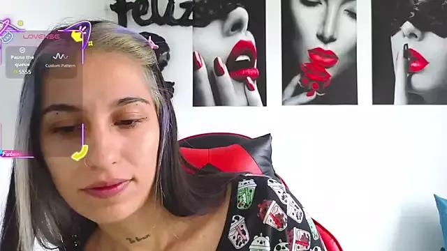 Customizable and immersive: Energize your taste buds and checkout our delicious choice of amateur cams liveshows with excited livestreamers getting their sweet physiques pounded with their beloved vibrating toys.