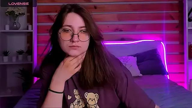Tara_Grainn from StripChat is Freechat