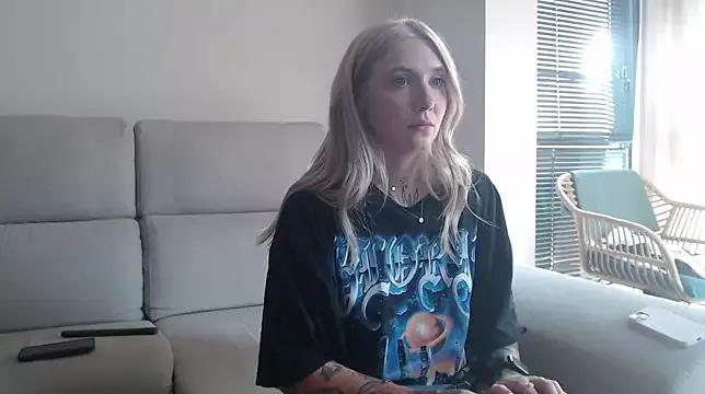 tattoobbgirl from StripChat is Freechat