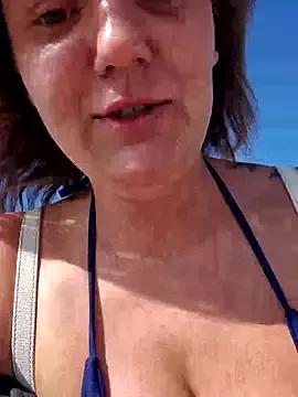 Teazequeen from StripChat is Freechat