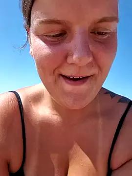 Teazequeen from StripChat is Freechat