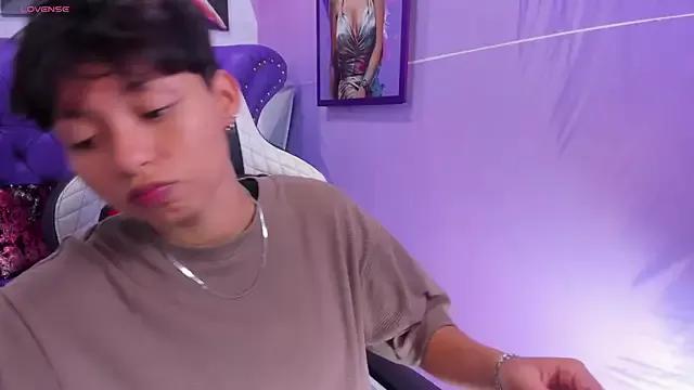 tefi_meow from StripChat is Freechat