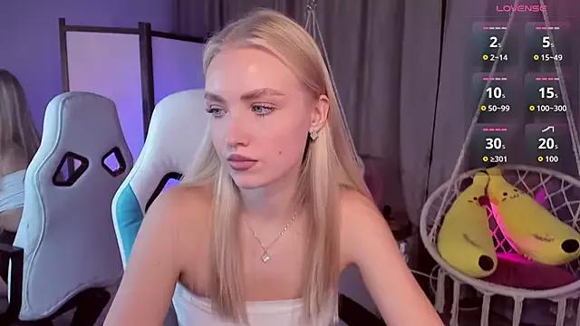 TessaGrays from StripChat is Freechat