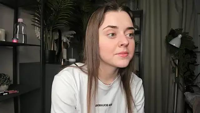 Customizable and immersive: Energize your taste buds and checkout our delicious choice of amateur cams liveshows with excited livestreamers getting their sweet physiques pounded with their beloved vibrating toys.