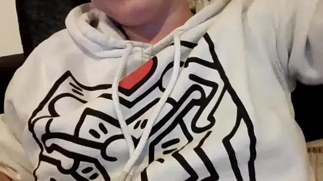therealamira from StripChat is Freechat