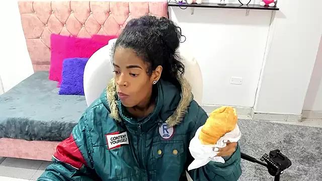 thianahorny from StripChat is Freechat