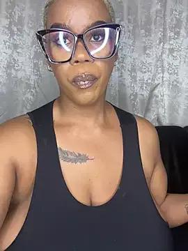 THICKBUNNYCHICKxxx from StripChat is Freechat