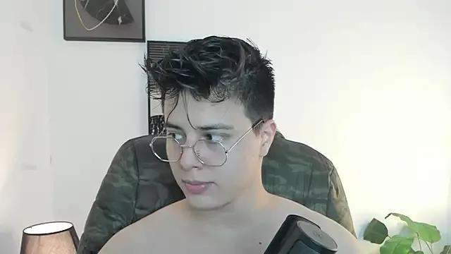 Thom_Ohtani from StripChat is Freechat