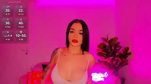 TiaBelle from StripChat is Freechat