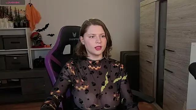 Customizable and immersive: Energize your taste buds and checkout our delicious choice of amateur cams liveshows with excited livestreamers getting their sweet physiques pounded with their beloved vibrating toys.