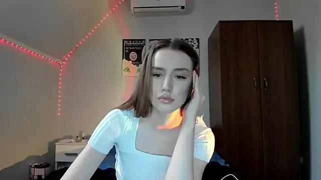 tinyglow from StripChat is Freechat