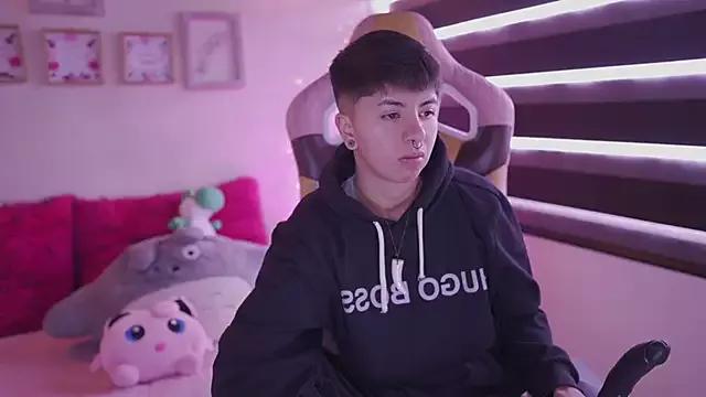 tommy_blue from StripChat