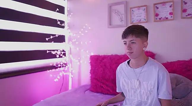 tommy_blue from StripChat