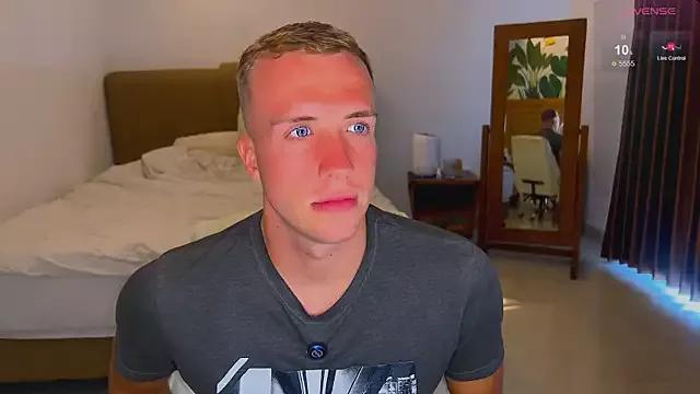 tommy_cumfinger from StripChat is Freechat
